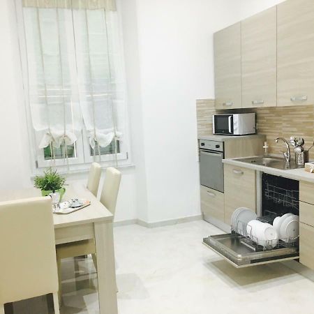 Queen Chic Apartment Специя Экстерьер фото