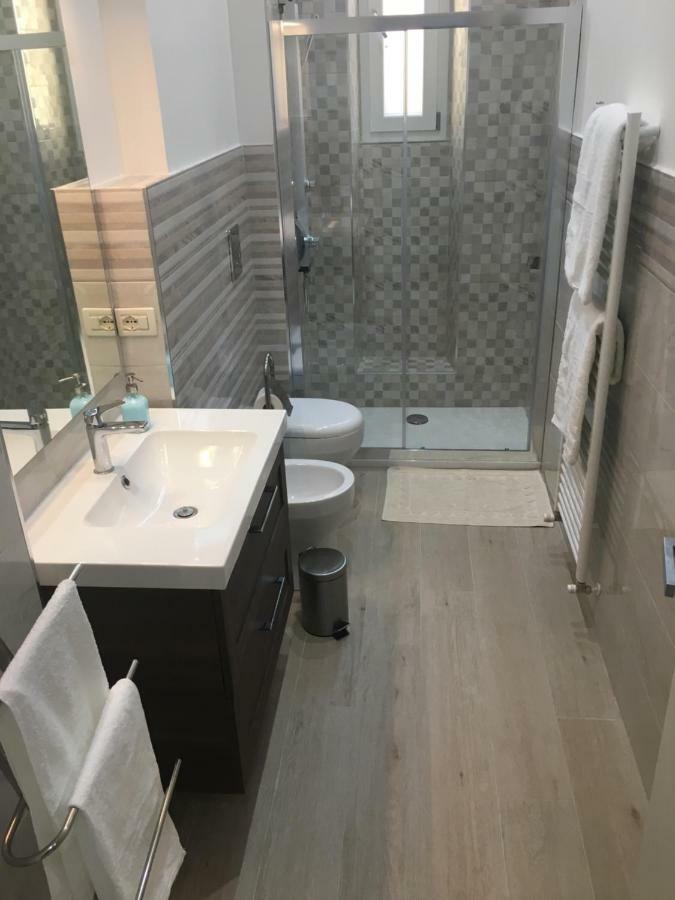Queen Chic Apartment Специя Экстерьер фото